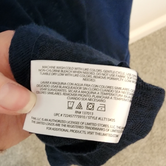 Lot of 2 - Like New - The Limited Lace Sleeve T-shirts - Size Large - Picture 6 of 6